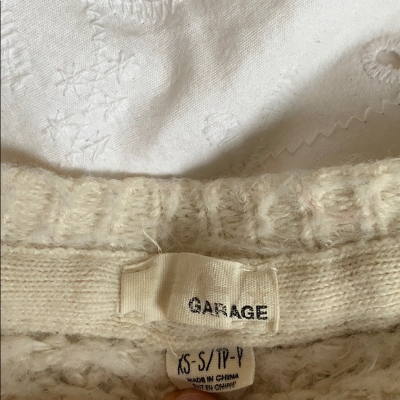 Well loved knitted cardigan - Picture 2 of 2